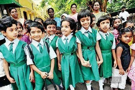 'Kids fare better when taught in mother tongue' - Times of India