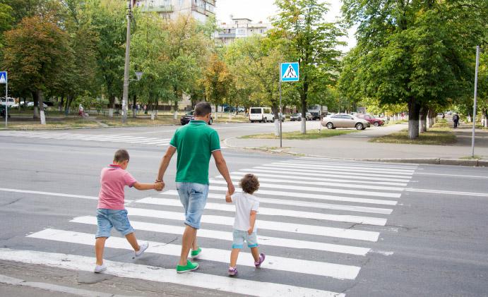 10 Road Safety Rules To Teach Your Children