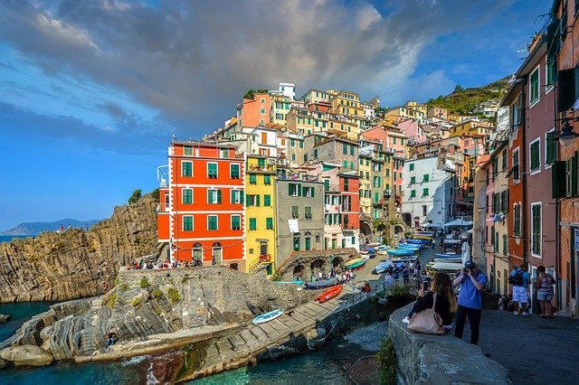 13 Instagram-Worthy Locations Across The World To Visit With Your Family