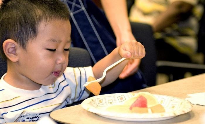 How to Make Eating Out with Toddlers Stress-Free