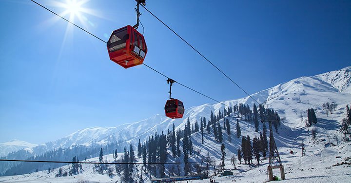 10 Places With Snowfall In India You Can Visit This Winter!