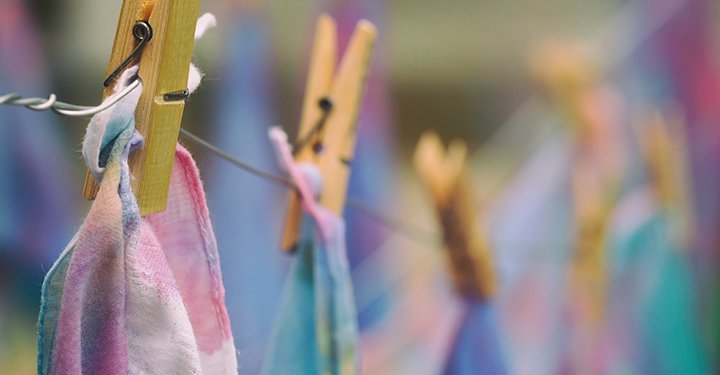Dye your boring clothes with tie-dye Dye your boring clothes with tie-dye