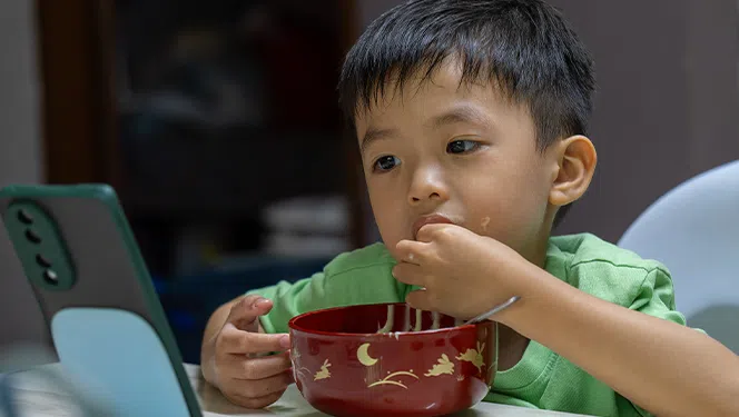 Balancing Screen Time And Family Time: A Complete Guide For You, Your Child, And Your Family