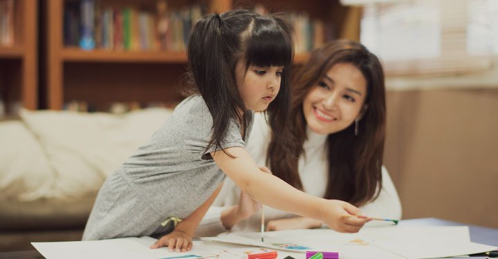  Experts In The Fields Of Health, Psychology, Cinema, and Medicine Share Valuable Parenting Tips