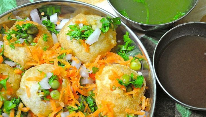 Getting Ready To Celebrate Diwali? Here Are 5 Diwali Party Snacks To Make Within 10 Minutes