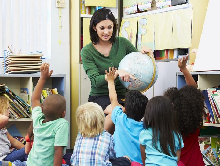 6 Thoughtful Ways Parents Can Build A Good Relationship With Their Child's Teachers