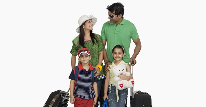 Tips and tricks you need to know for an easy travel with kids this holiday season