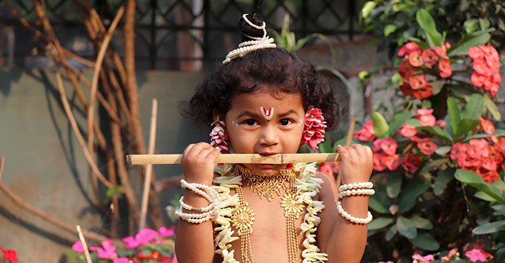   Want to dress your little one like Krishna? Here are 10 affordable outfit ideas to dress up your child for Janmashtami
