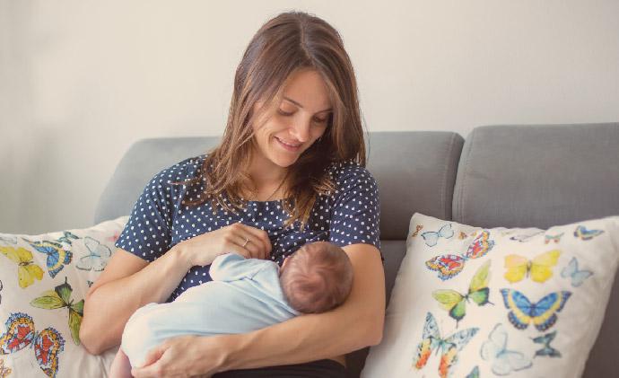 The golden hour after childbirth: Why is it important to breastfeed your child during this time