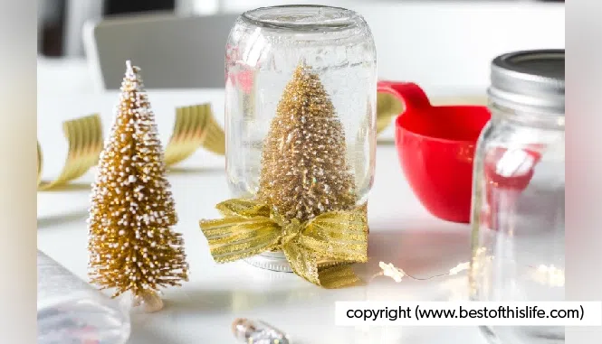 How to make mason jar snow globe for Christmas