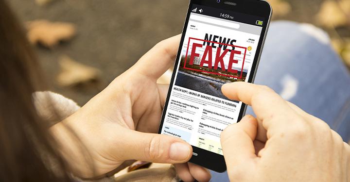 Here Are 5 Tips And Tools That Will Help Your Teen In Successfully Identifying Fake News On Social Media