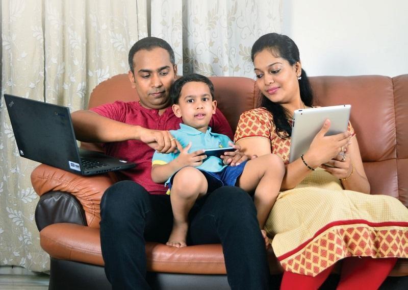 How Parent's Technology Usage Is Affecting Children’s Behaviour And Development In The Digital Age