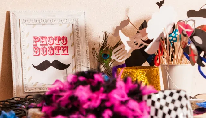 Set up a photo booth at home on new year