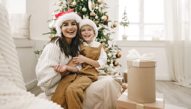 Christmas Folktales For Kids: Two Unique Stories Explaining The Origins of Christmas Traditions