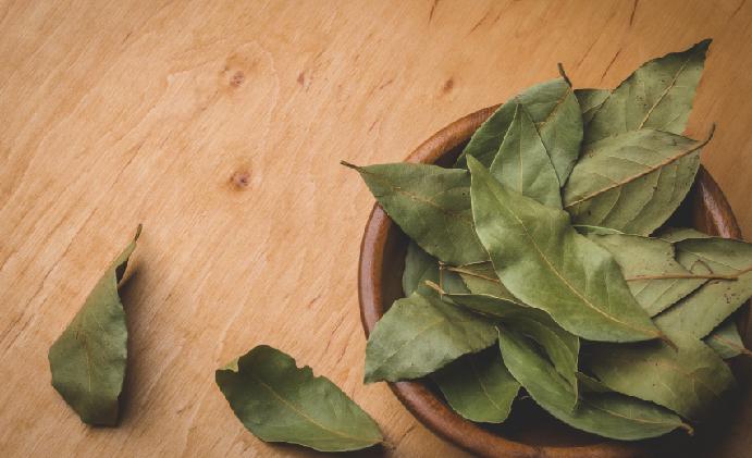 10 reasons why you should stock up on bay leaves in your kitchen!