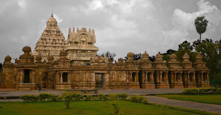 This father-son duo travels to historic places in India, talking history and discovering newer ways to bond  