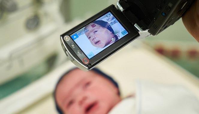 Uploading your baby's pics on ? Learn why oversharing children's digital identity is not a good idea